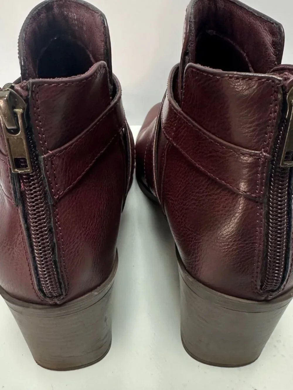 Frye and Co. Women's Pembrooke S 8.5 Mahogany Booties Preppy